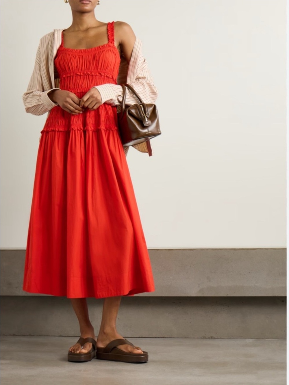 Doen Marianne Organic Poplin Cotton Red Dress with Smocked Bodice - Picture 3 of 9